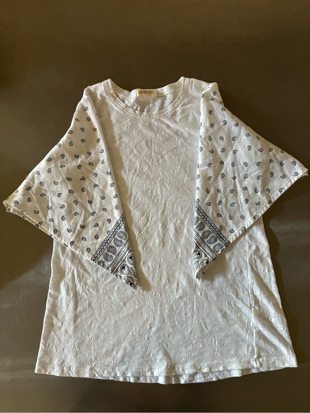 Studio West Apparel Shirt Cotton Knit White Top Blue Paisley Bell Sleeves - Picture 10 of 15